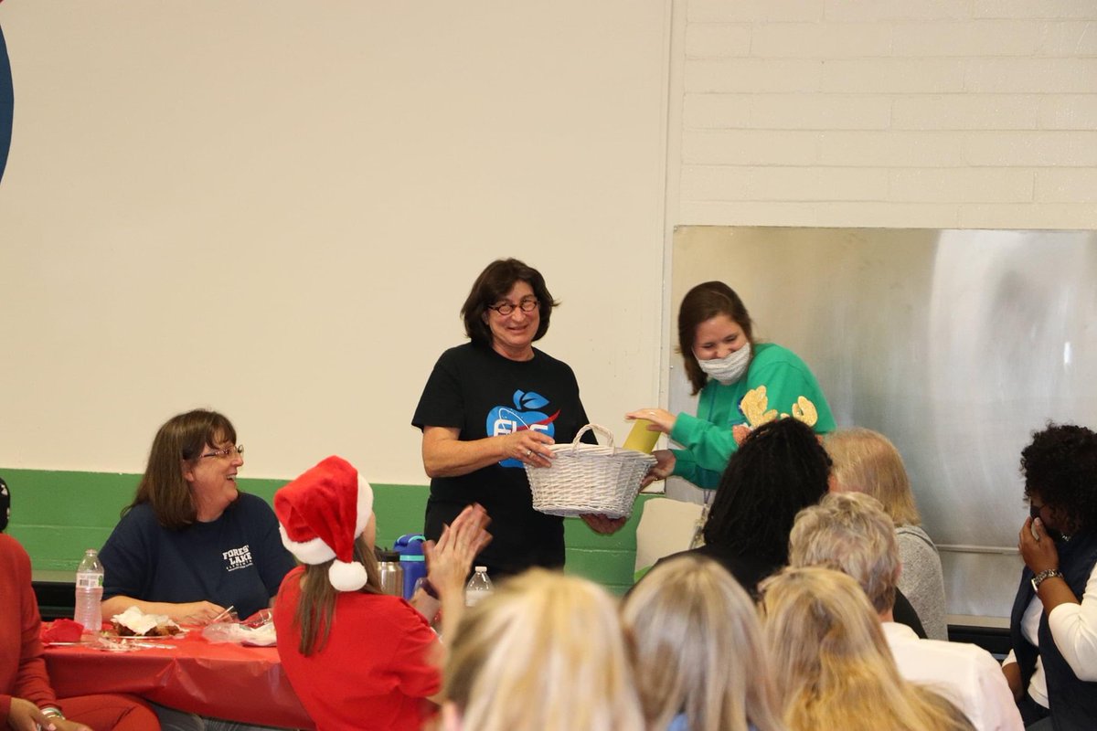 Bjackson_FLE's tweet photo. Thank you Sissy Ervin for your love and commitment to serving at Forest Lake! We wish you well in your retirement! @ForestLakeEagle @misshayward_usc https://t.co/pO5yj0d46g