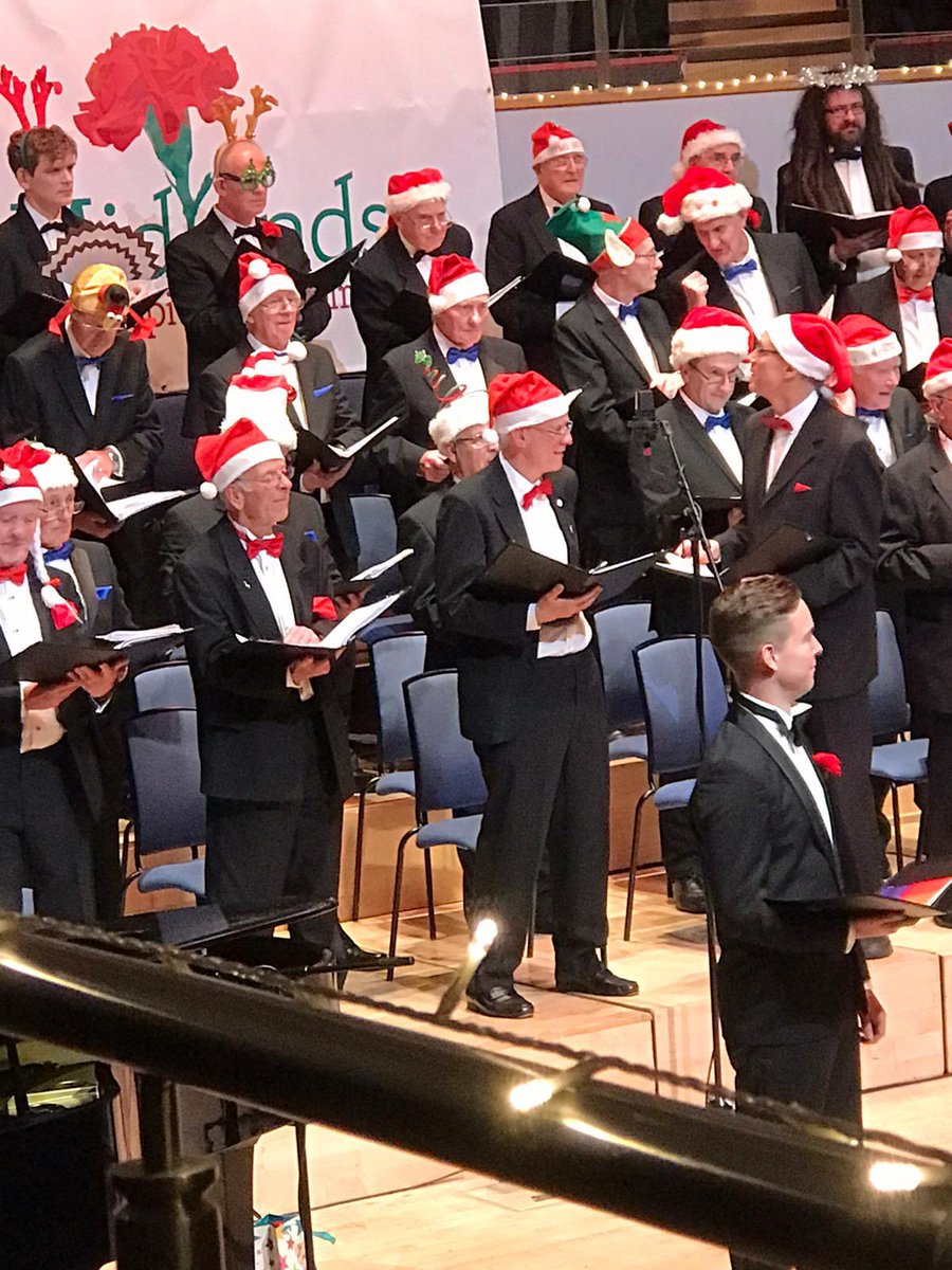 Doctor_Opera's tweet image. Absolutely ADORED singing with @Phoenixsingers @CanoldirMVC and #MidlandsHospitalChoir led by the wonderful James Llewellyn Lashbrooke Jones and team @ Birmingham Town Hall!#ChristmasCarols #christmascheer l
