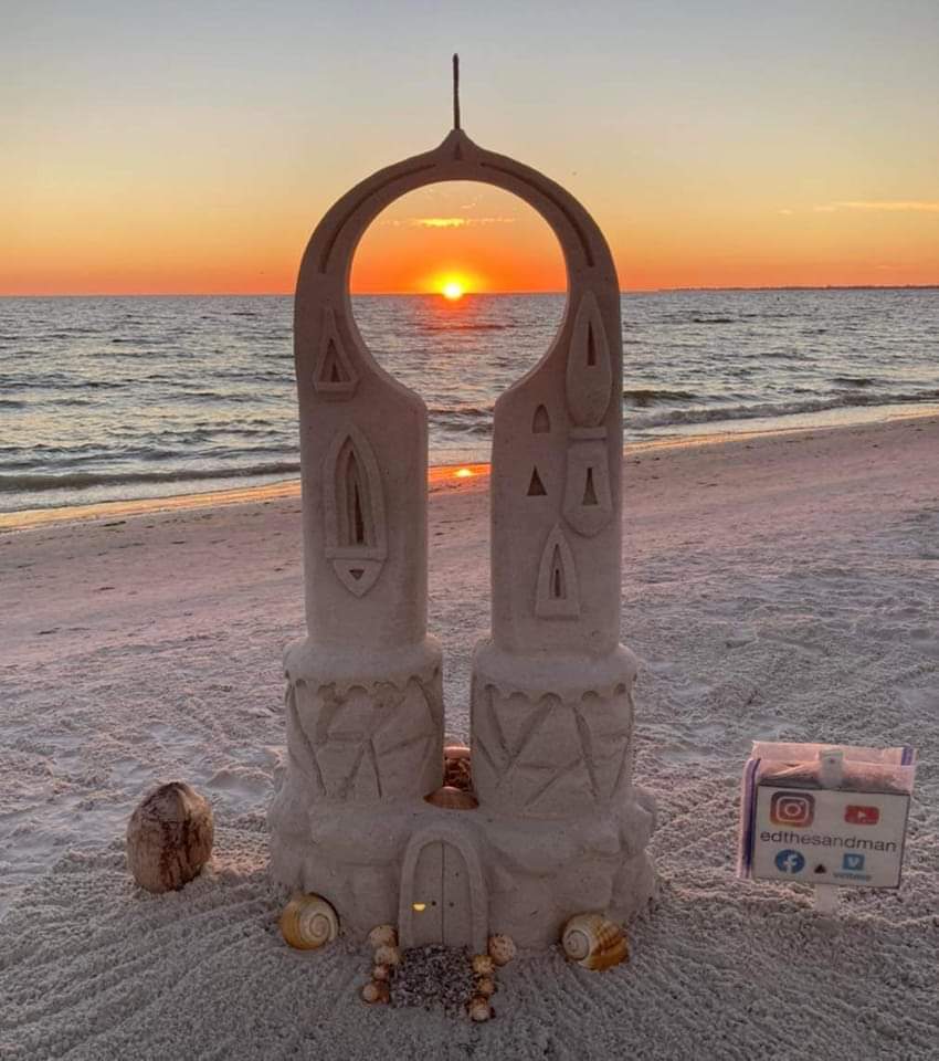 MargoCarr13's tweet photo. Another great creation by Ed Reed lll
This one capturing the sunset perfectly ❤ #Edthesandman https://t.co/KLHJGXeYeR