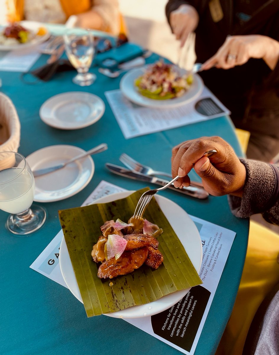 KitchensForGood's tweet image. At today's Cafe where Apprentices experience what it's like to work in a commercial kitchen: fresh breads (not shown), Jerk Pork w/ plantains &amp;amp; pineapple ginger sauce, Scallop Risotto w/ mascarpone &amp;amp; squash &amp;amp; Lemon Chiffon Cake. So grateful for ur support! bit.ly/3lj6drg