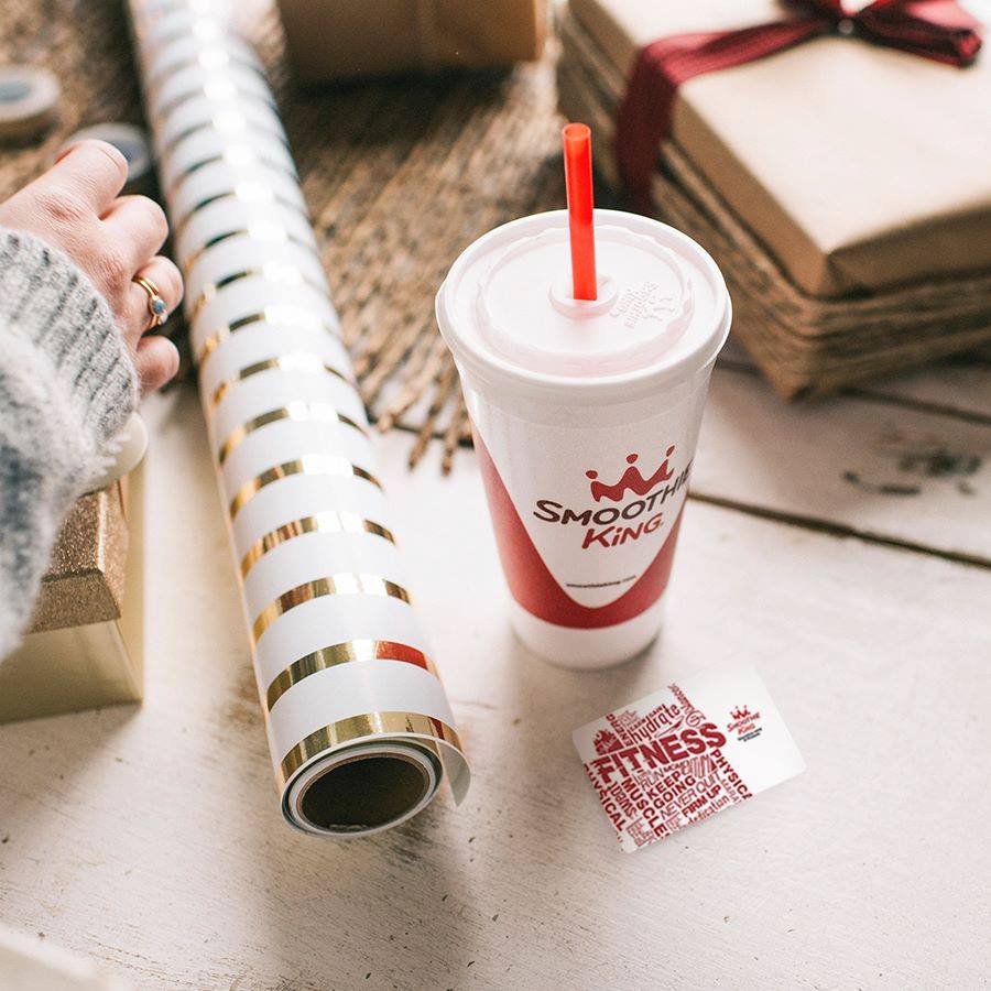 SmoothieKingDSM's tweet photo. Last minute addition to your gift list? We’ve got you covered with Smoothie King gift cards!

#smoothiekingankeny#smoothiekingwaukee#smoothiekingwestglen#giftcard#drivethru#OLO#holiday https://t.co/pNidHqnHSx