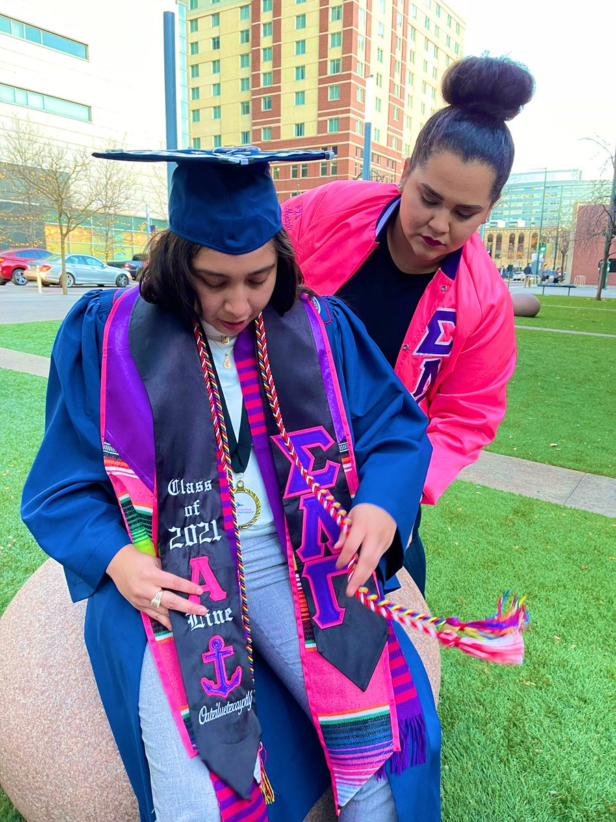 yaotl_59's tweet image. Congratulations to mi chiquita hermosa @tziluetzcayotly on graduating today! 🥳🎓 I’m proud of you &amp;amp; excited for your next adventures. I love you, daughter 💜💗 #ΣΛΓ #GammasGraduate #NoCreasesHere