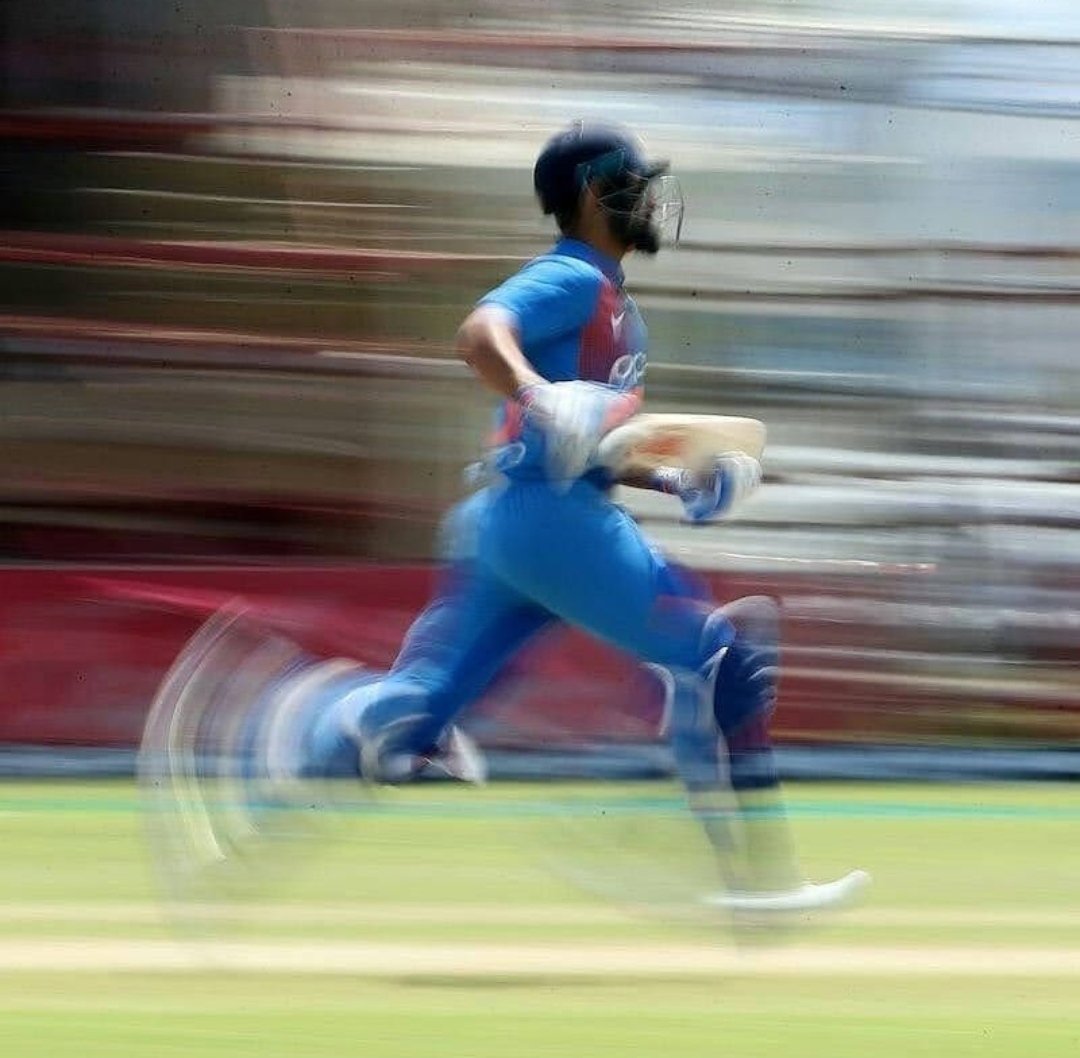 Dhanush5617's tweet photo. Fitness is very important if you want to be the all format 🐐 and kohli wons the tag ‼️

Morning ✅ #WorldStandWithKohli https://t.co/dbfzx8qYro