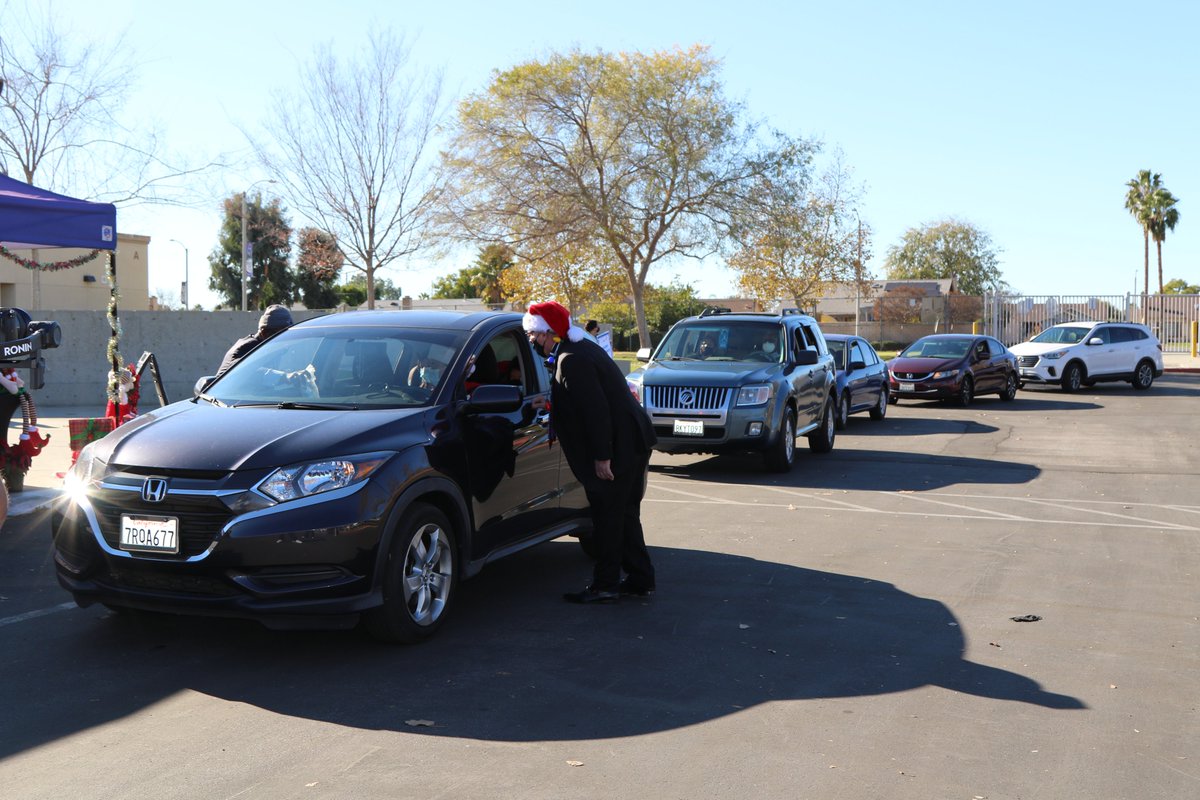 What an incredible turnout at our Employee Appreciation Drive Through event! Thank you to our amazing staff for all the dedicated work and support you've provided our district through out the year! Have the happiest of holidays! 🎉🎄