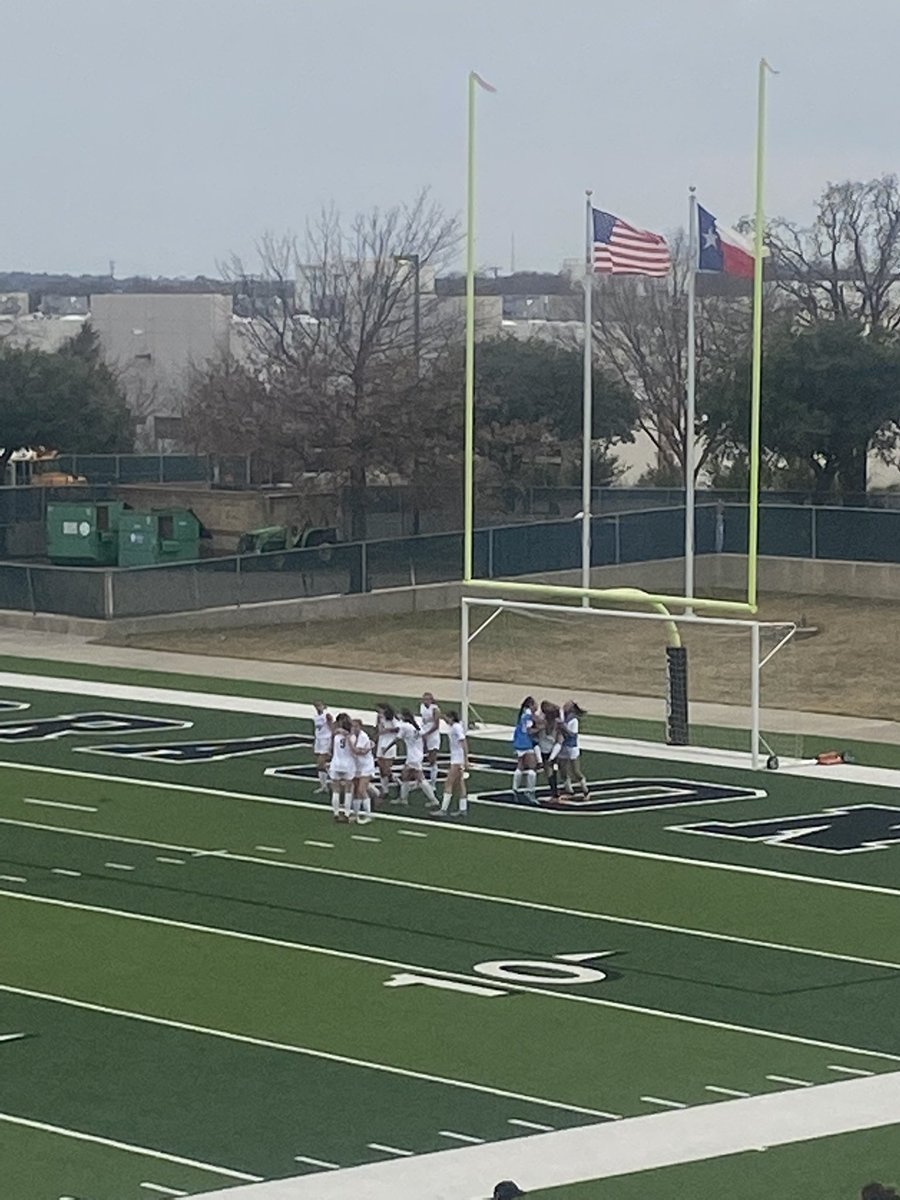 cryrenee3's tweet photo. 18 saves for my girl! 1-1 tie with Southlake Carroll.  So proud of these girls! https://t.co/cLbEE8fYjz