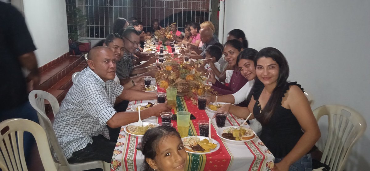AmazonasNucleo1's tweet photo. UNEFA #NUCLEOAMAZONAS1 REALIZÓ EL DÍA DE AYER 17-12-2021 SU CENA NAVIDEÑA, DEMOSTRANDO QUE LA FAMILIA UNEFISTA DEL NÚCLEO ESTA EN UNIÓN, PAZ Y ARMONÍA. FELIZ NAVIDAD Y PRÓSPERO AÑO 2022. @Unefa_Ven 
@Unefa_Ve  
@angiolillofp   
@NelsonT16249597 https://t.co/wi5nvm8kLv