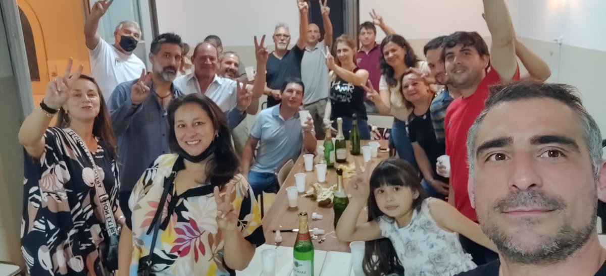 📍En el día de hoy se realizó el brindis de Fin de Año en la Casa Peronista. La reunión contó con representantes de distintas agrupaciones políticas, movimientos sociales y gremios.

m.facebook.com/story.php?stor…