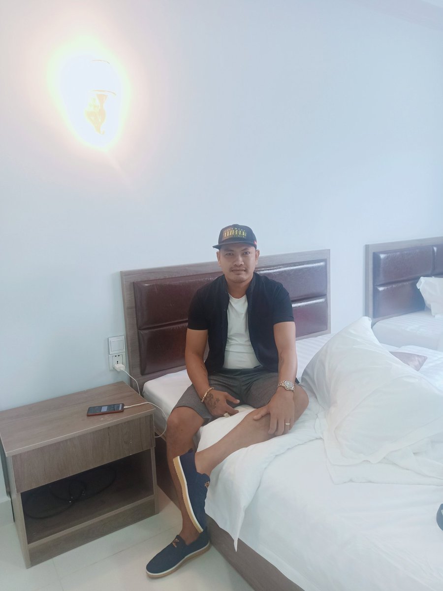PuKouy's tweet photo. តោះ https://t.co/bValmKvrna