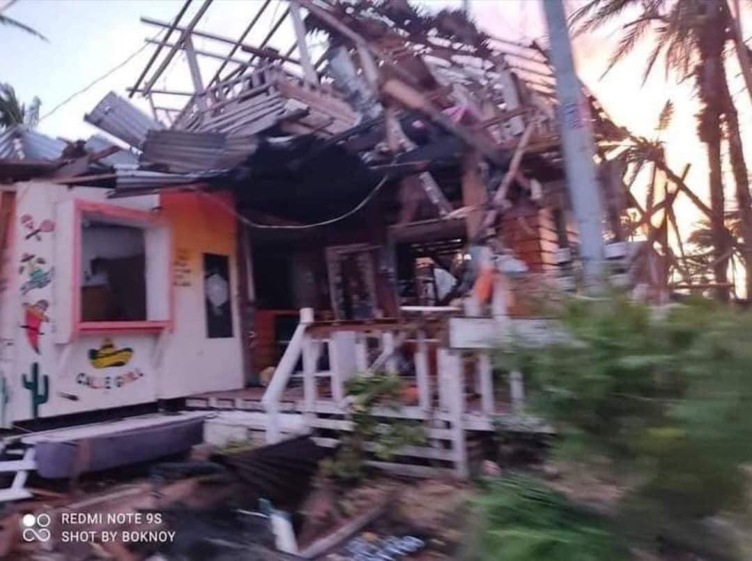 Gotmarked_Tours's tweet photo. #SIARGAO: A PARADISE LOST after #TyphoonOdette destroyed our island home. 😭 https://t.co/T3zXDgnTyt