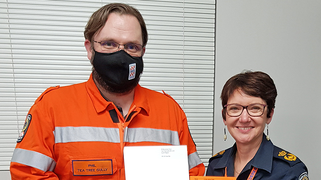 SA_SES's tweet photo. Congratulations 👏 to the SES volunteers from Tea Tree Gully SES Unit who recently received awards for their years of service to their community.
 
Matt – 5 Year Meritorious Certificate
Leon – National Medal
Phil – 20 Year Bar
Matt – 20 Year Bar
 
#Volunteers #MakingADifference https://t.co/erPIof7Ioa