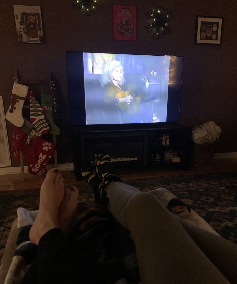 traci_kesterson's tweet photo. @DollyParton I need Smokey Mountain Christmas on Amazon. YouTube quality doesn’t do you justice! #favoritechristmasmovie #favoriteperson #dolly #tn https://t.co/jm3Q0lGGvz