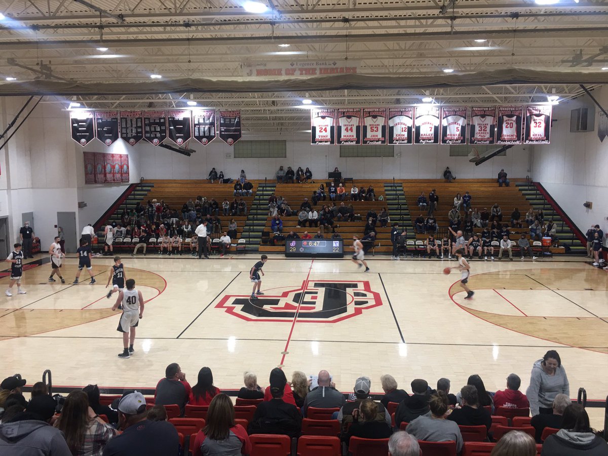 If you are sick of the rain like I am, sit down and tune into Johnston City Basketball!!! The Ziegler-Royalton Tornados are taking on the Indians tonight at home. Join us at 7:15 on the dot net side.

network1sports.com/station/wgghne…