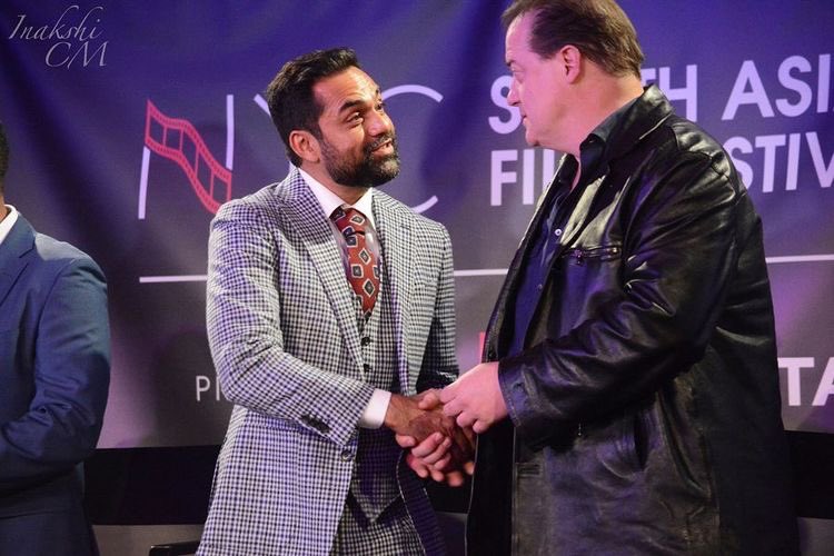 TheBrenaissance's tweet photo. #BrendanFraser speaks on panel at the NYC South Asian Film Festival for the #LineofDescent opening night, the first night of the inaugural festival, NYC, Nov. 15, 2019. https://t.co/KGetEB2OSq