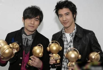 38jiejie tweet media