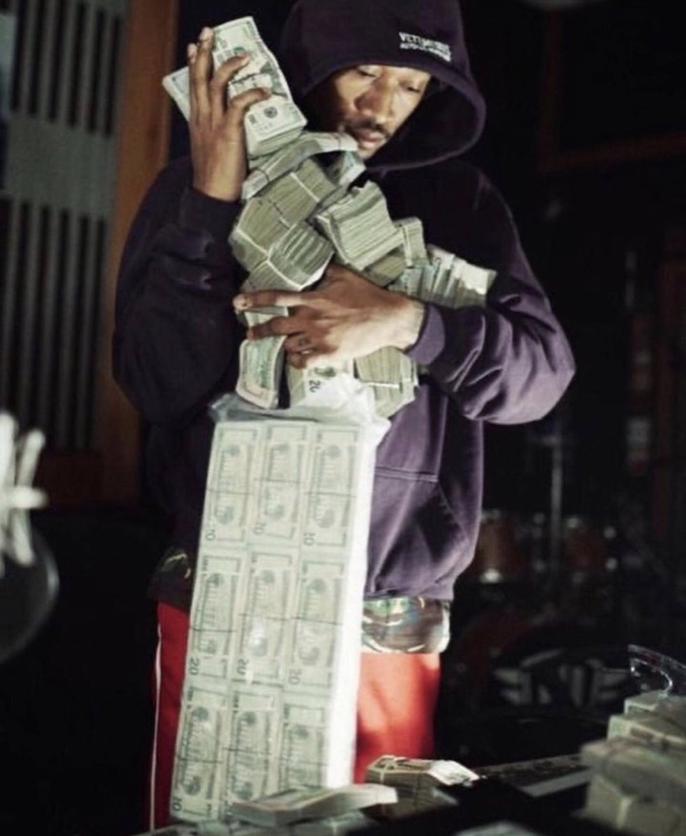 Smutty 🪐 tweet media