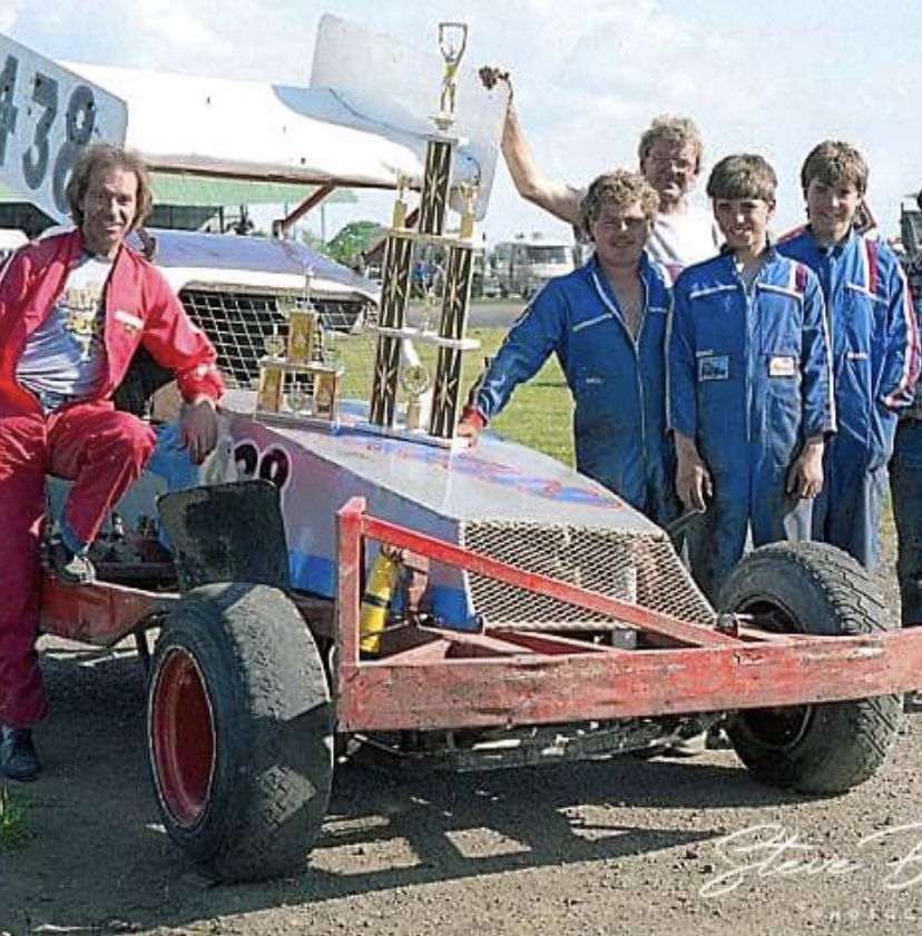 yaradaradoodah's tweet image. Another night suppin and reminiscing, love this photo!! #goodtimes #steeplearningcurve #team 👊🏼👊🏼