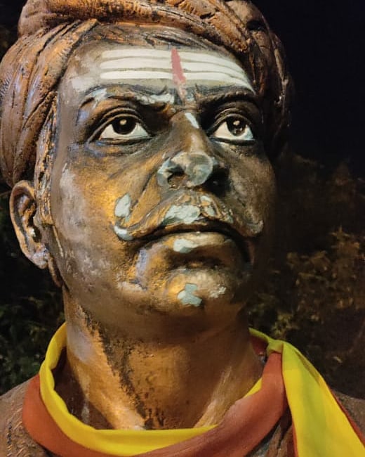 BelagaviKA's tweet photo. ಬೆಳಗಾವಿಯ ಅನಗೋಳದಲ್ಲಿ ರಾತ್ರಿ ಕ್ರಾಂತಿವೀರ ಸಂಗೊಳ್ಳಿ ರಾಯಣ್ಣನ ಮೂರ್ತಿಗೆ ಹಾನಿ ಮಾಡಿದ #ದೇಶದ್ರೋಹಿಗಳು. 😡😡😡😡😡 

#belagavika https://t.co/pCPWgnGJFL