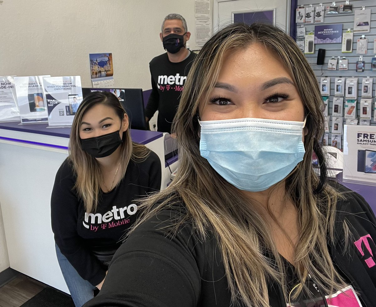 _nmontalban's tweet photo. Sales Blitz at Wireless Place! Mike is all geared up to assist for all your shopping needs! Looking to get into a new 5G device? Get down to 7060 Sunrise Blvd & take advantage of our Upgrade & $5 AAL promo! #NorcalDreamTeam #MetroEvent @LoveLyNancyK @pete_villalba @JamesLeeWC https://t.co/pdnNF0WL59