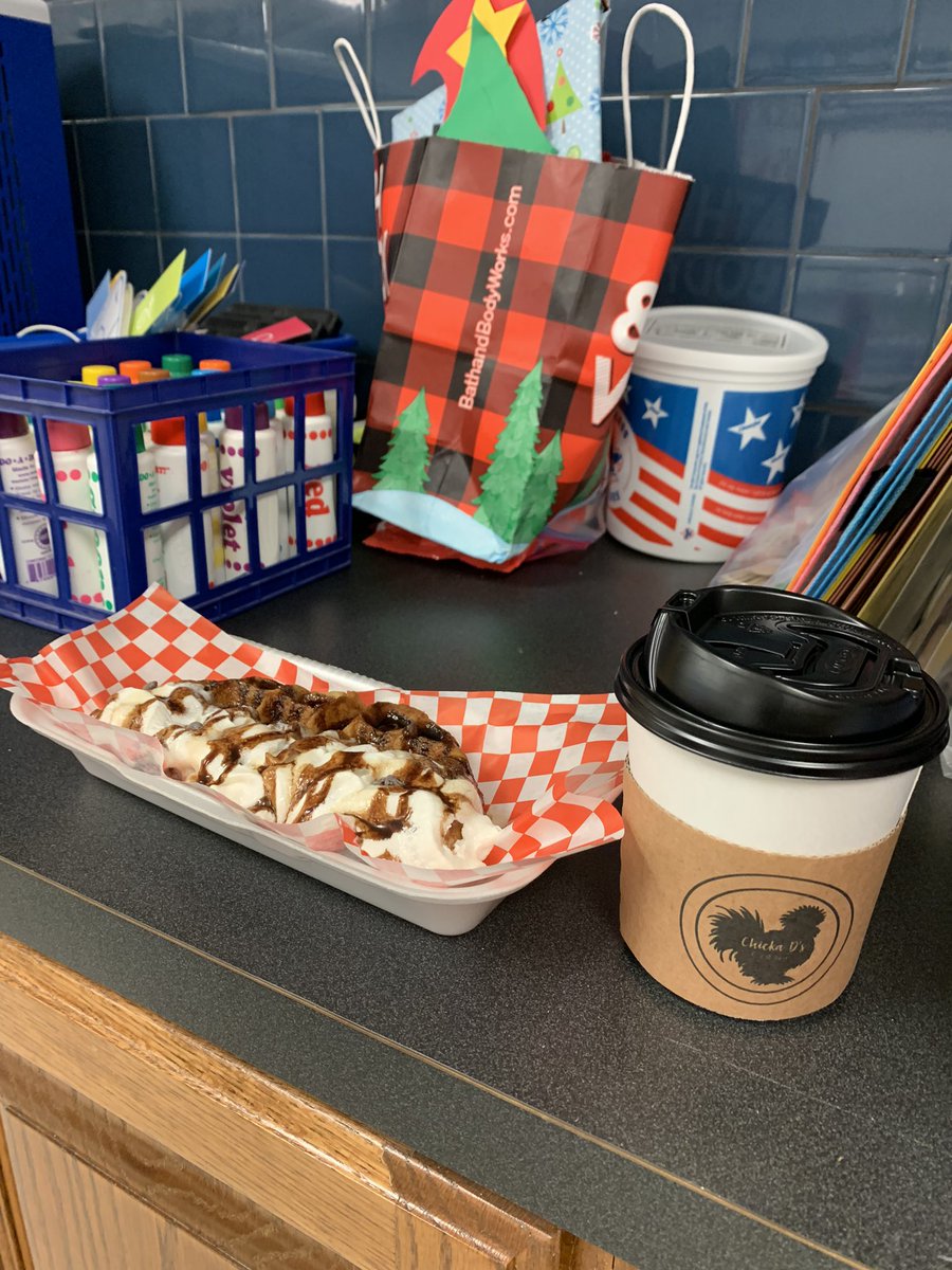 Thanks to our wonderful PTO for a great breakfast! Chicka D’s is amazing. <a href="/Alex2Inspire/">𝙰𝚕𝚎𝚡𝚊𝚗𝚍𝚛𝚊 𝙼𝚊𝚛𝚝𝚒𝚗</a> <a href="/SassySimm/">Amy Simmons</a> <a href="/FollowingFowler/">Fowler Elementary</a> <a href="/WFISDschools/">Wichita Falls ISD</a>