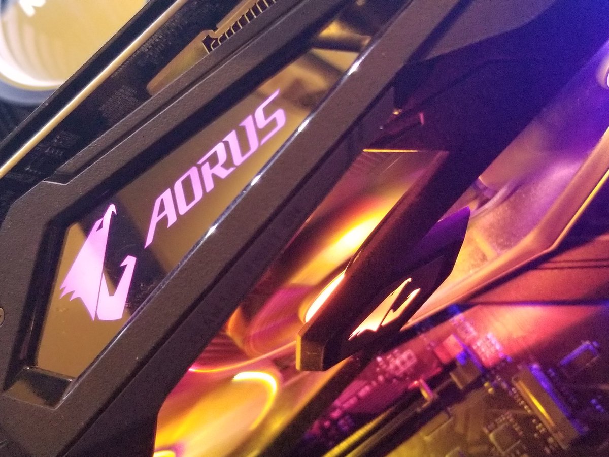 jameshi2u's tweet photo. #BeWithAORUS #AORUSXmas https://t.co/bFzsuOcPPn