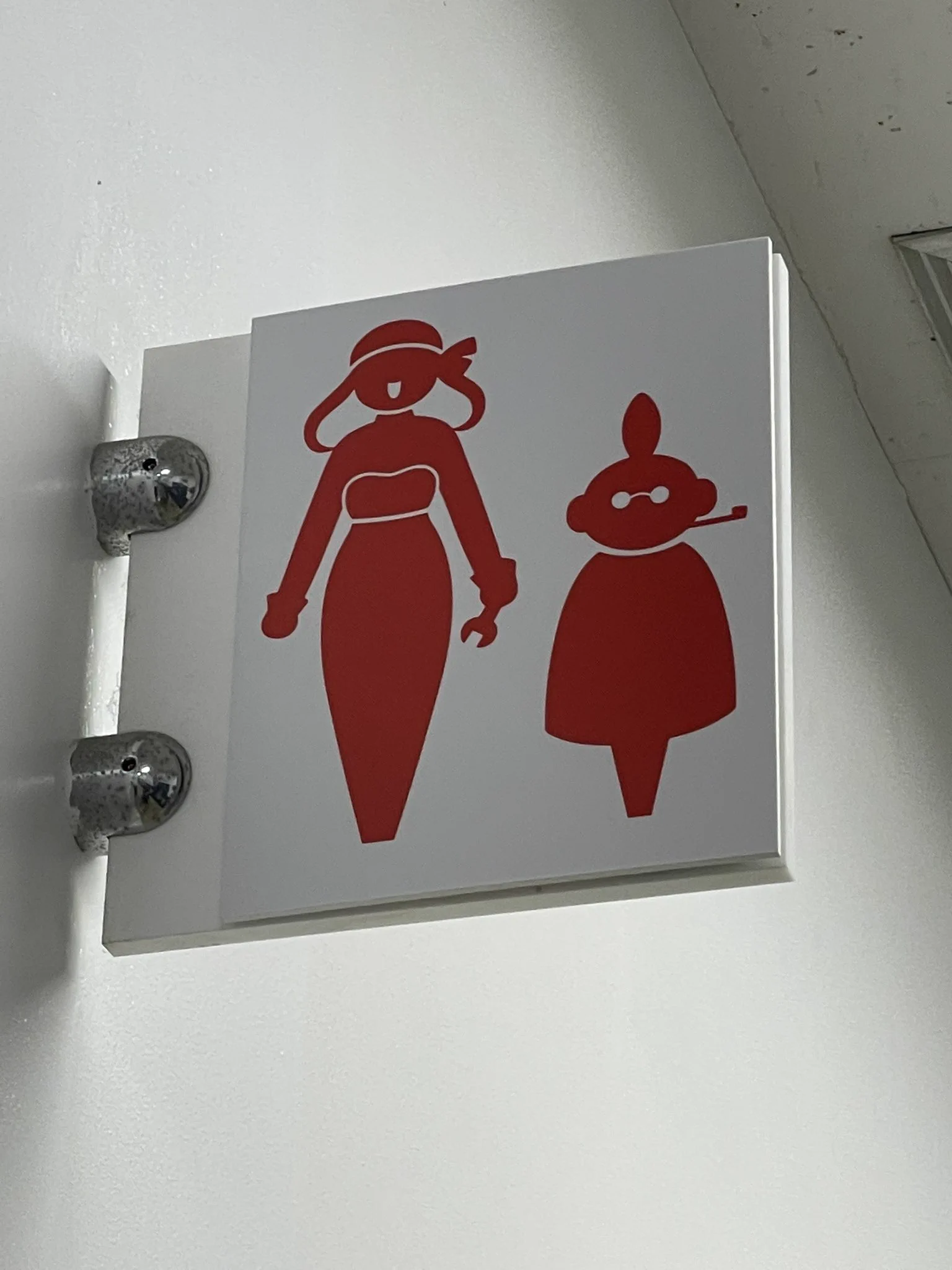 こんな所も凝っている？ハガレン展のトイレ案内www