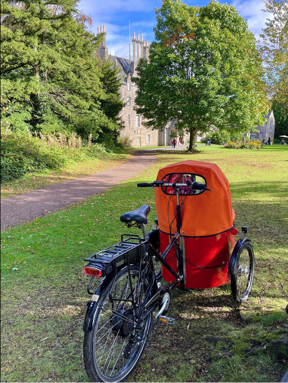 SpokesLothian's tweet photo. "The kids and my grown-up passengers love to ride in my bike, as much as I enjoy riding it!"

🙂Lovely to help another Spokes household get a #cargobike, thanks to a kind #philanthropist!

🙋‍♀️Currently household grants ended: more philanthropists needed!

->https://t.co/oVkHHxu1Tm https://t.co/8LpximtMUA