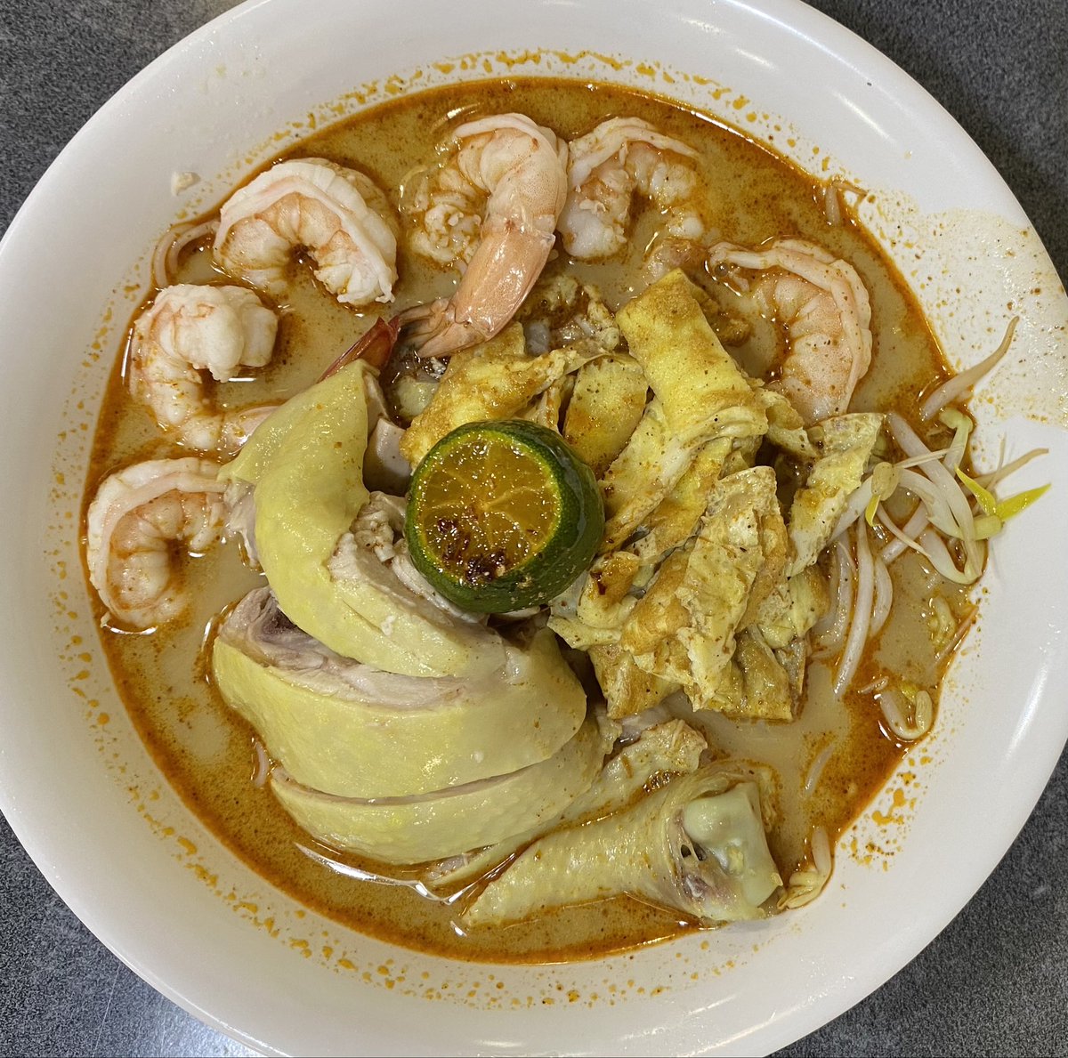 simkuihian's tweet photo. G’morning Sarawak!
Sarawak Laksa - weekly sin @ Kopitiam with Enn Ong
Pls don’t forget to vote 🗳 @ 2021 Sarawak Election today.
Have a blessed weekend with your family
#staysafe
#staystrong
#OooooHA
Skh🐝 https://t.co/4aS4olr4Zn