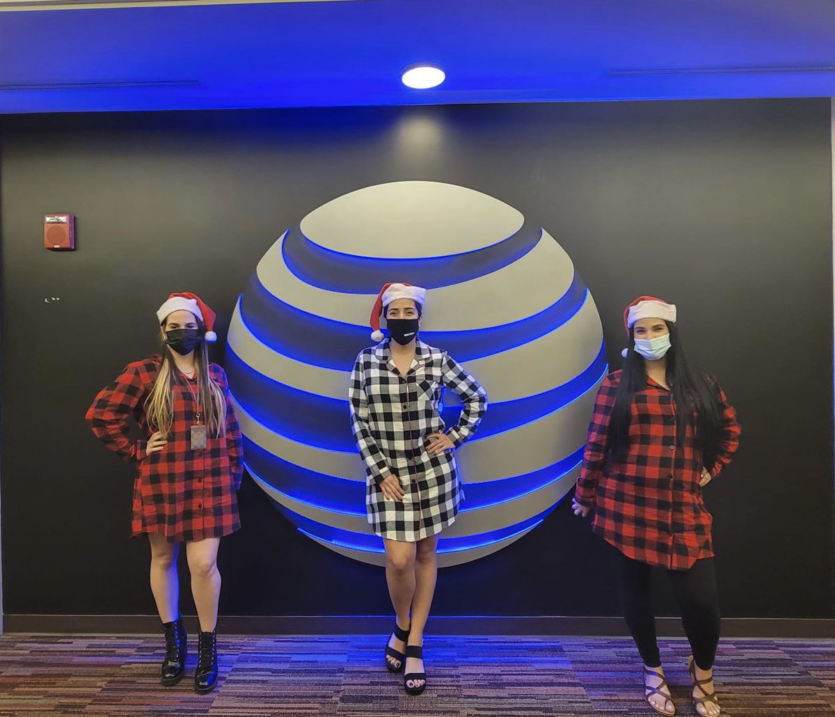 537Karla's tweet photo. Pj Day !!! #twining with  @Rocioyumu17 and @Marta_mary #attlife 💙 https://t.co/UxGBRze5XJ