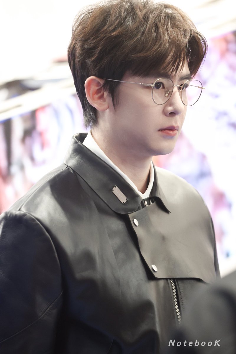NotebooK0624's tweet photo. 211217 GENTLE MONSTER #NICHKHUN https://t.co/flOjizmufh