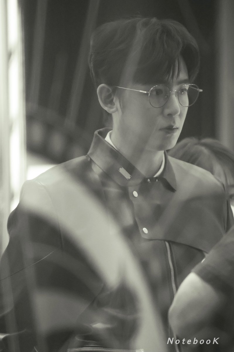 NotebooK0624's tweet photo. #NICHKHUN 211217 GENTLE MONSTER https://t.co/h4EL1dxzd8