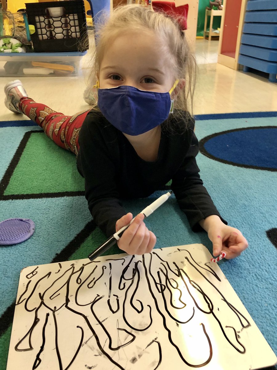 ConnellsCrew's tweet photo. We earned special mini candy canes for drawing amazing candy canes during #graphicspractice 🖍 #ToolsoftheMind @FSDVikings https://t.co/ERmZtgqZac