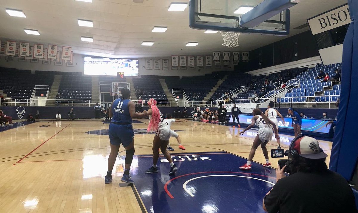 LinacreMedia's tweet photo. Friday is for the Ladies‼️

We had a great time at Howard, streaming live for @HBCUGoTV. 

#HowardBison #HUYouKnow #RespectTheMEAC @MEACSports 

#CollegeBasketball #NCAA  #LinacreMediaOnTV 🎙🎥🎛🦬🏀 https://t.co/zgLzL7LUUY