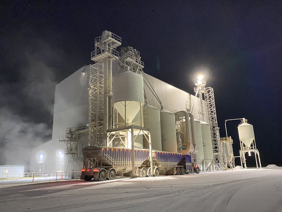 Peas plz.   It doesn’t shut down if we feed it.  <a href="/FarmsPowered/">Sunnydale Foods</a> <a href="/VickiDutton1/">Vicki Dutton</a> <a href="/DuttonHeidi/">Heidi Dutton</a>