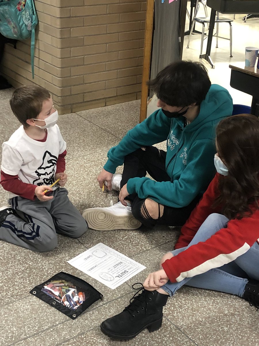 CummingShannon's tweet photo. Leadership having fun with our buddies at Syring - @SwartzCreekHS @swartz_creek @swartzcreekad https://t.co/8N3sOphlwZ
