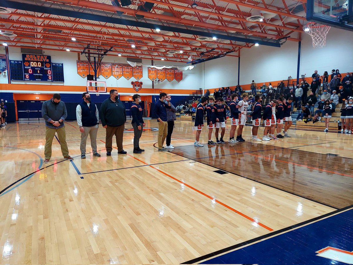 C2Photography13's tweet photo. V Boys Basketball PreGame https://t.co/pty1eegEbE