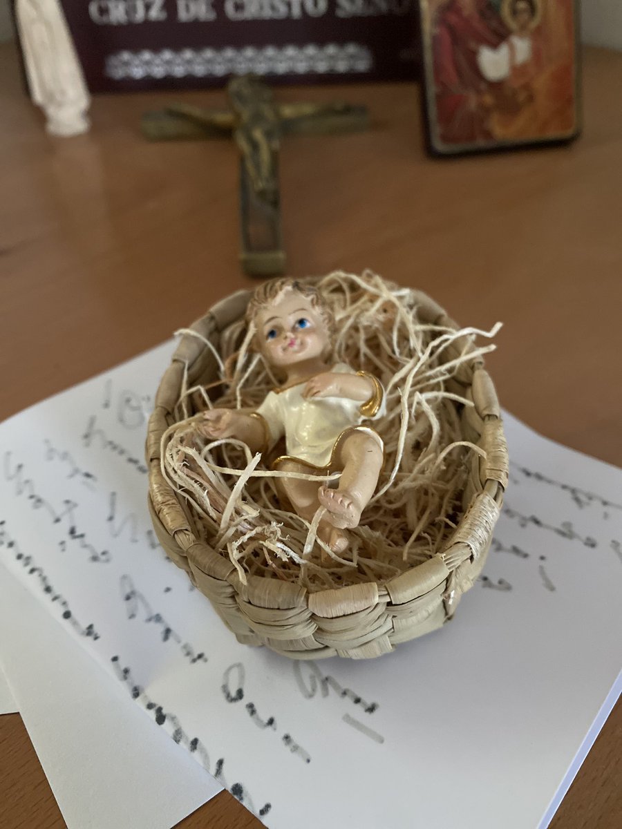 PGuillermoSerra's tweet photo. BUENAS NOCHES
Aquí, debajo del Niño Dios, dejo todas las intenciones de oración. ¿Por quién quieres que rece Camino de Belén? https://t.co/GW6noELqGq