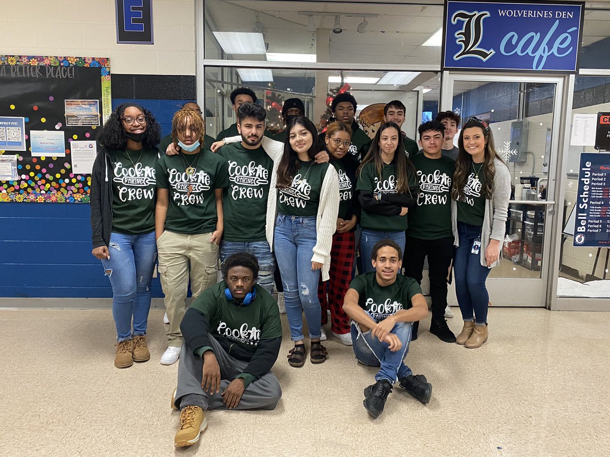 The LHS #CookieBakingCrew!! 🍪 They whip it up in the kitchen and don’t even charge extra for the ✨ personality ✨ and customer service. <a href="/LHSintheNews/">LaVergne High School</a>