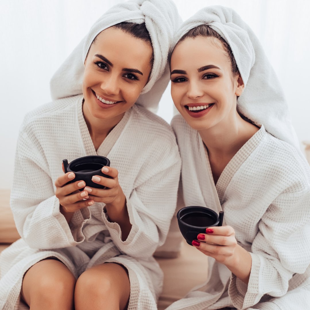 DermaClinicCG's tweet photo. Give the gift of beauty this holiday season! 🎁 Not sure where to start? You can't go wrong with a massage or facial! Call us at ➡️ (786) 901-7235 ☎️ https://t.co/wUFwFRcQXv