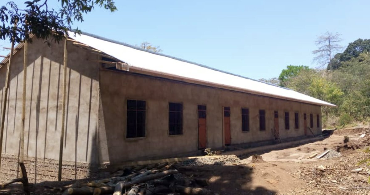 4 NEW CLASSROOMS!!⁠
⁠
4 new classrooms have been completed at the Mazinde Ngua Primary School. Prior to this project, 750 students were served in just 7 classrooms. These 4 new rooms greatly improve the learning conditions for the kids. ⁠
⁠
Big thank you to everyone involved.