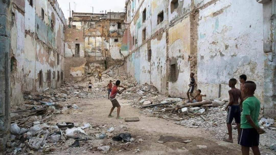 VictorDuenasCU's tweet photo. No es Irak después de la Guerra, es Cuba en comunismo https://t.co/ZGDkvW9gg4