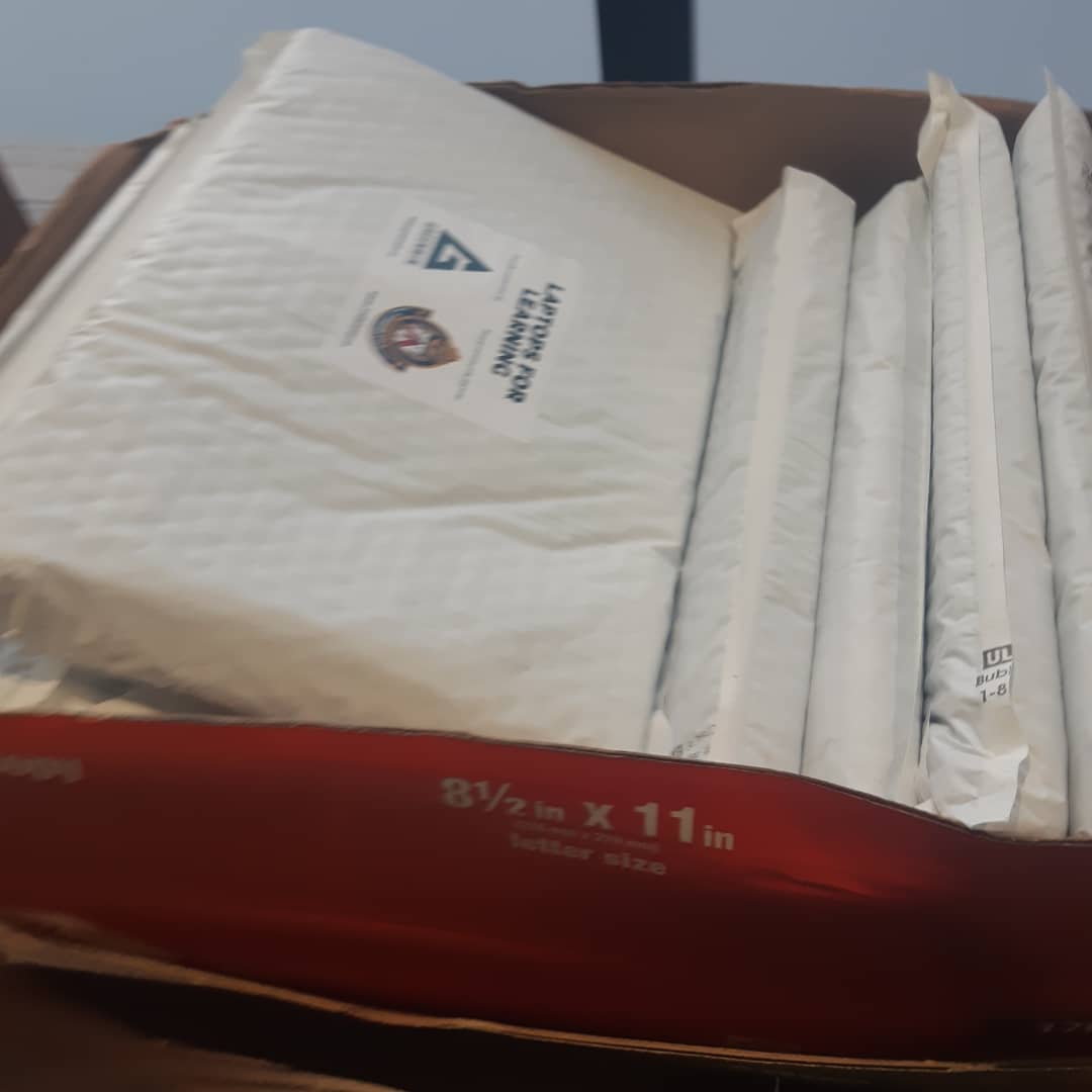 Collectivegrou1's tweet photo. Today Unity Mobile Drive was at Regent Park. We surprised 20 youth who attended after School  program at @dixonhall_toronto with Chromebooks that @greenwincare @greenwincorp with 31CPLC to the drive. https://t.co/JddipzeHC3
