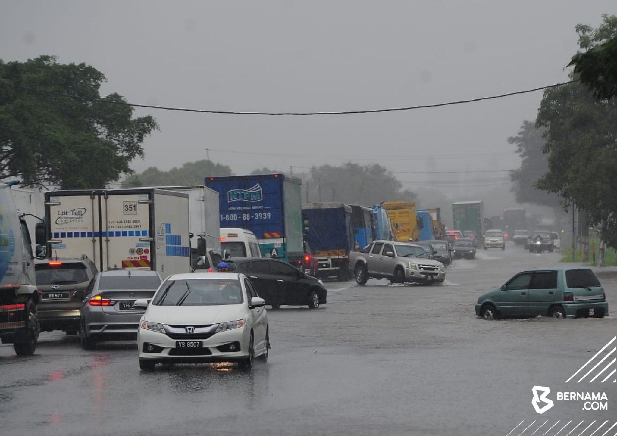 (Video) Klang 'Trending', Banjir Teruk Akibat Hujan Lebat