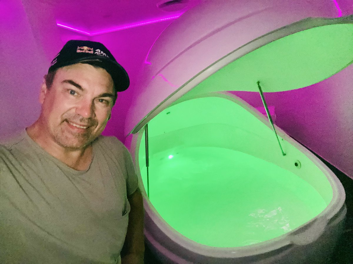 braddown's tweet photo. Taken for a birthday float in space by my wonderful wife @mummy_mojo @SydneyFloat https://t.co/TWimWAQ9sB