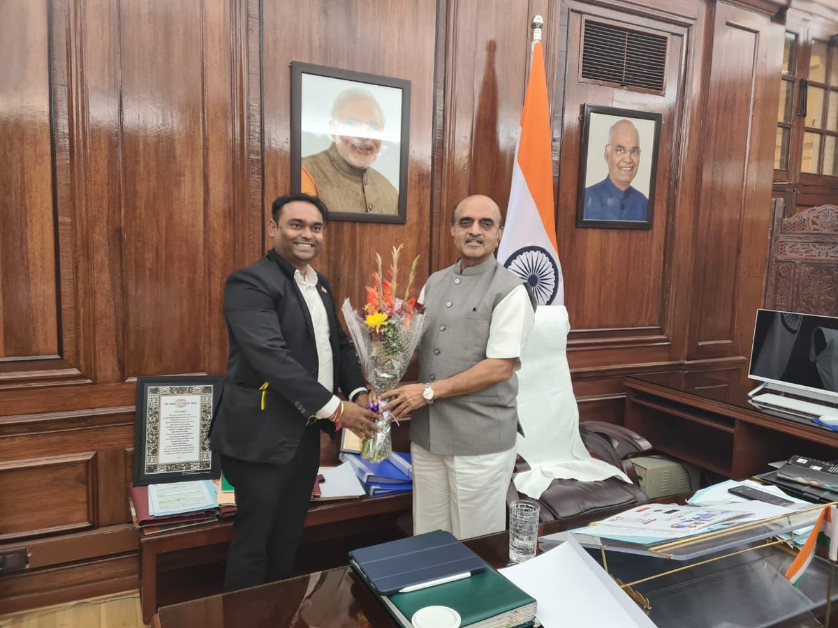 ForeignOpd's tweet photo. Proud moment for Team @FOREIGNOPD
Dr. Inder Maurya felicitating &amp; exchanging pleasantries with Hon’ble Shri (Dr). Bhagwat Karad ji India'a First Pediatric surgeon to be #MINISTEROFSTATE (MOS) #FINANCE #govtofindia #network #milestones #healthcareheroes #gvntofindia https://t.co/WJUYPuCICd