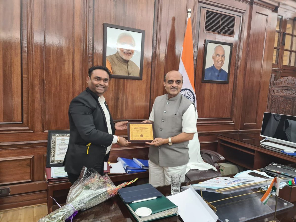 ForeignOpd's tweet photo. Proud moment for Team @FOREIGNOPD
Dr. Inder Maurya felicitating &amp; exchanging pleasantries with Hon’ble Shri (Dr). Bhagwat Karad ji India'a First Pediatric surgeon to be #MINISTEROFSTATE (MOS) #FINANCE #govtofindia #network #milestones #healthcareheroes #gvntofindia https://t.co/WJUYPuCICd