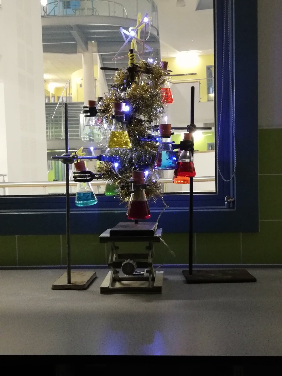ForgeValleySci's tweet image. We'd like to wish all pupils, parents and staff a Merry Christmas and a Happy New Year! 🎄

See you in 2022!

From all of the Science department at Forge Valley