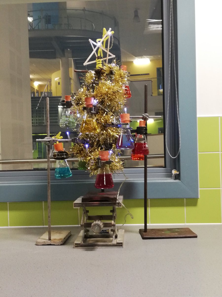 ForgeValleySci's tweet image. We'd like to wish all pupils, parents and staff a Merry Christmas and a Happy New Year! 🎄

See you in 2022!

From all of the Science department at Forge Valley
