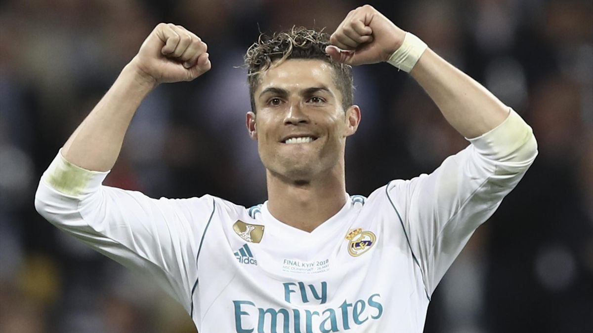 ¿Mejor jugador de la época?

❤️ Lionel Messi
🔄 Cristiano Ronaldo