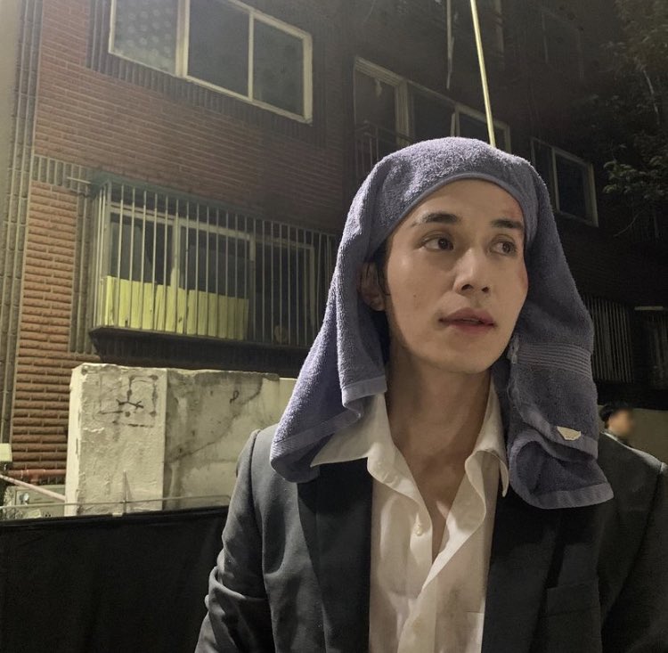 lee dongwook doing things tweet media