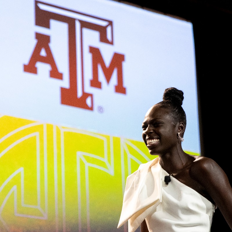 aggietfxc's tweet photo. .@athiiing joins The Bowerman club 🤩